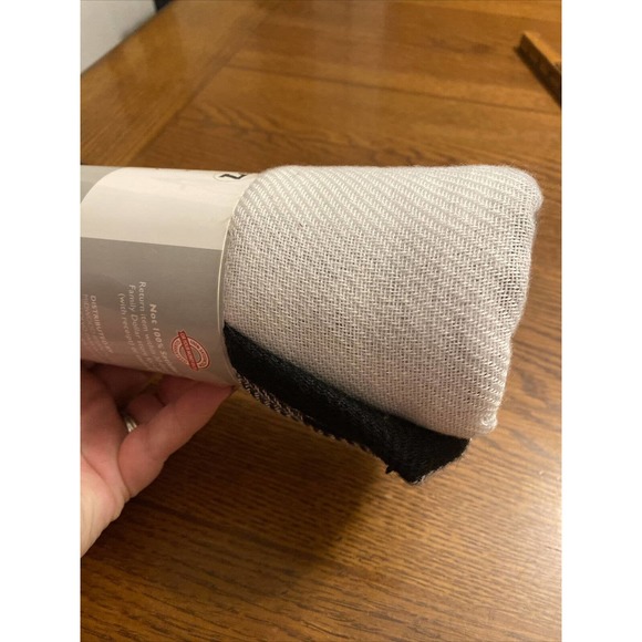 Womens "Just Be" Brand Blanket Scarf Black And White NEW NWT Soft & Cozy - Picture 5 of 6